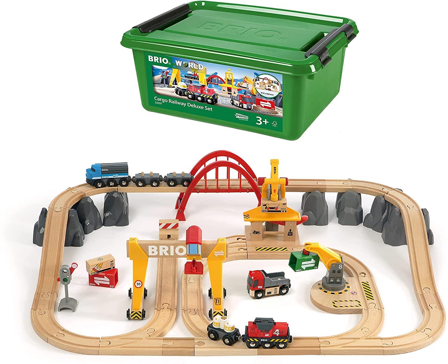 BRIO Cargo Railway Deluxe Set + 電動機関車 BRIO Cargo Railway Deluxe Set 54 pcs Battery Operated Large Set