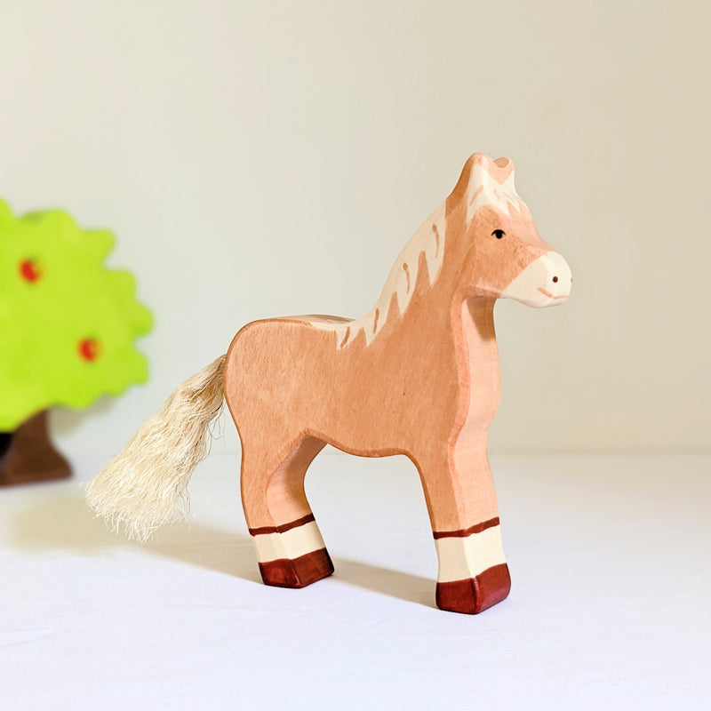 Holztiger Horse Light Brown Wooden Animals Standing Farm Animal Toys 3yrs+
