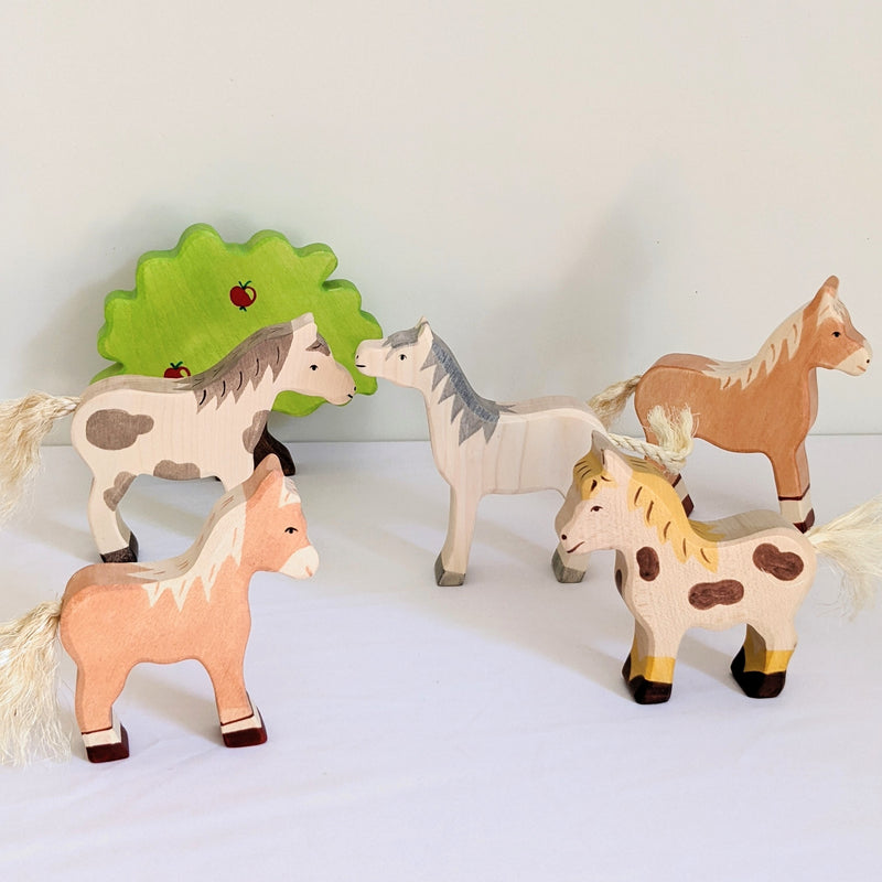 Holztiger Horse Light Brown Wooden Animals Standing Farm Animal Toys 3yrs+