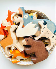 Holztiger Brown Bear Feeding Wooden Wildlife Animal - My Playroom 