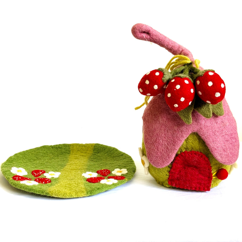 Papoose Felt Strawberry House & Mat Pretend & Imaginative Play Toys 3yrs+