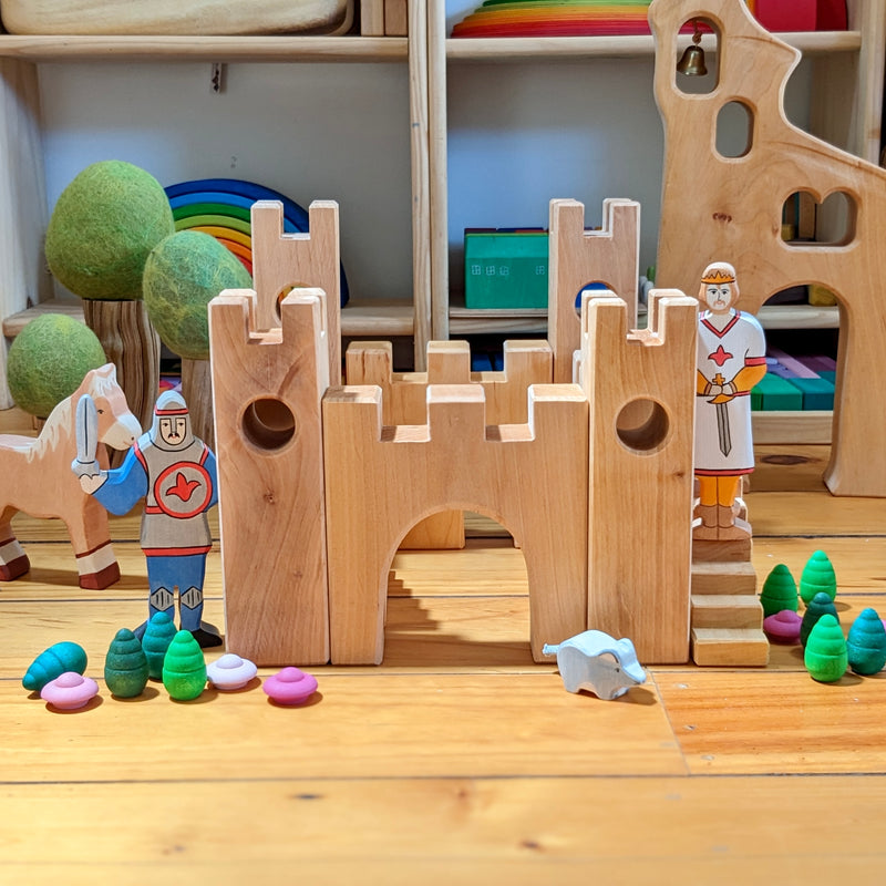 Bauspiel Knight’s Castle Set 10pcs Wooden Toys Fairy Unicorn and Castle, Dinosaur and Dragon Theme 3yrs+
