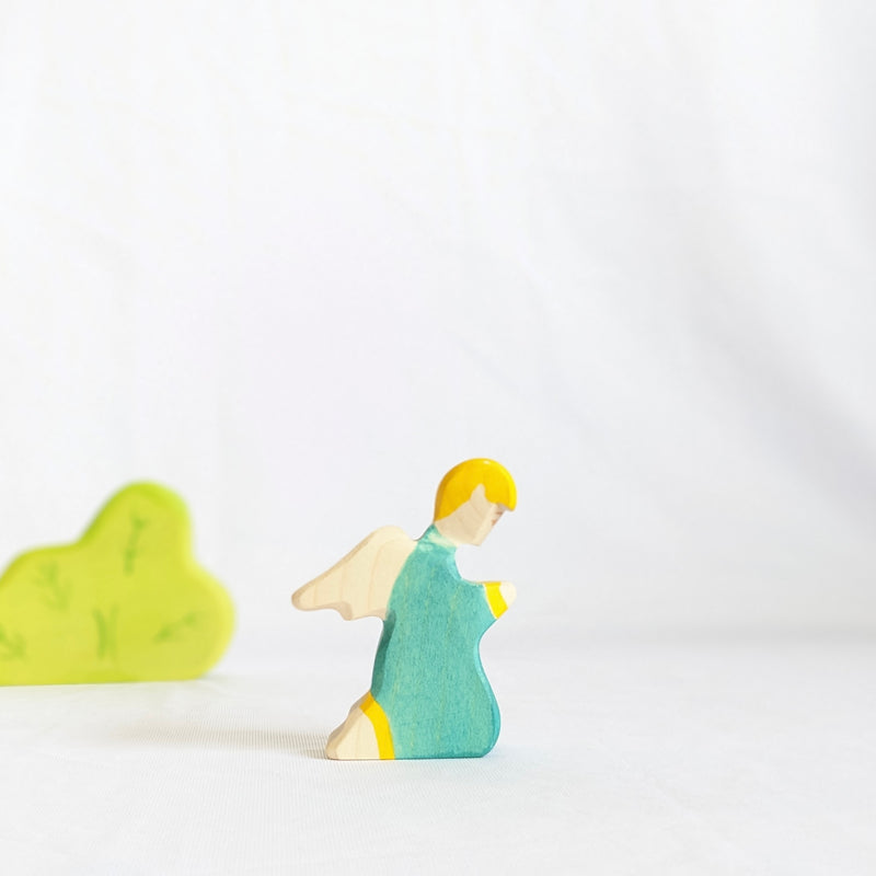 Holztiger Kneeling Angel Wooden Figures Retired 3yrs+