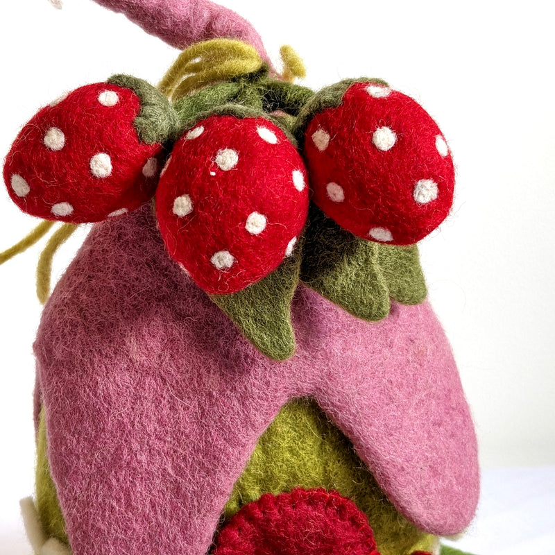 Papoose Felt Strawberry House & Mat Pretend & Imaginative Play Toys 3yrs+