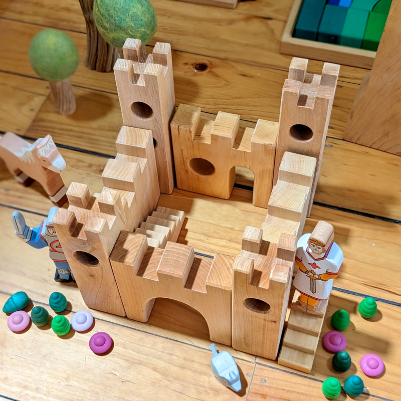 Bauspiel Knight’s Castle Set 10pcs Wooden Toys Fairy Unicorn and Castle, Dinosaur and Dragon Theme 3yrs+