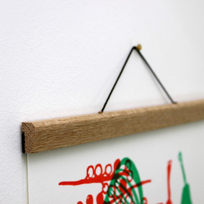 Magnetic Reusable Poster Hanging Kit – Vertical 51cm